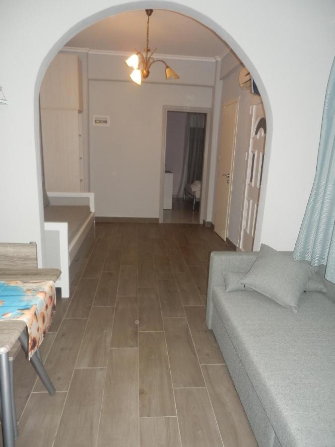 Zephyros Family Apartments 1 ออร์โมส ปานากีอาส ภายนอก รูปภาพ