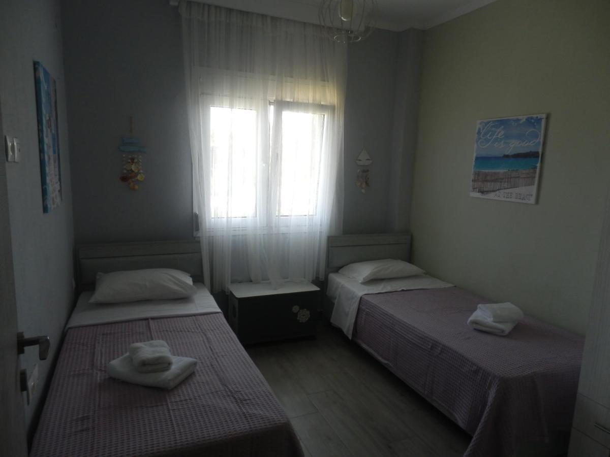 Zephyros Family Apartments 1 ออร์โมส ปานากีอาส ภายนอก รูปภาพ