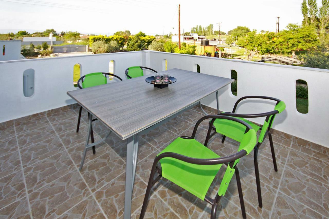 Zephyros Family Apartments 1 ออร์โมส ปานากีอาส ภายนอก รูปภาพ